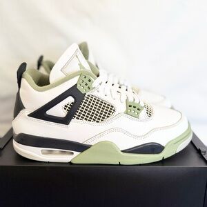 AUTHENTIC Jordan 4 Retro Seafoam size 8M / 9.5W AQ9129-103 2023 PRE-OWNED